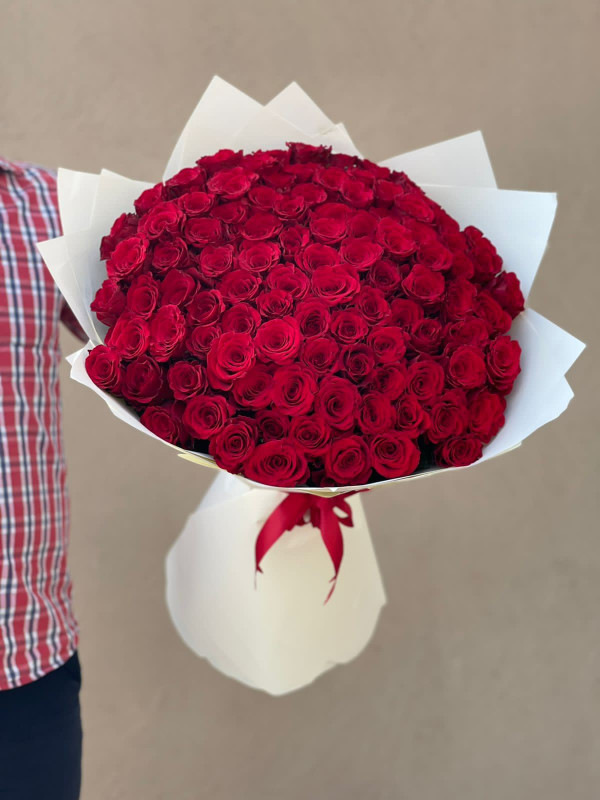 100 Red Roses Bouquet
