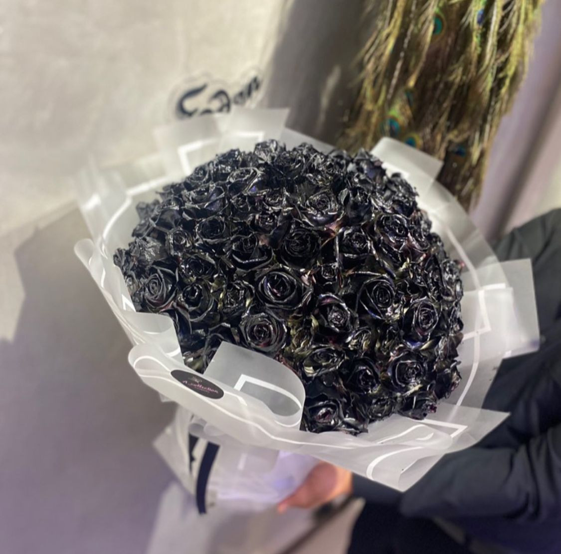 100 Black Roses Bouquet