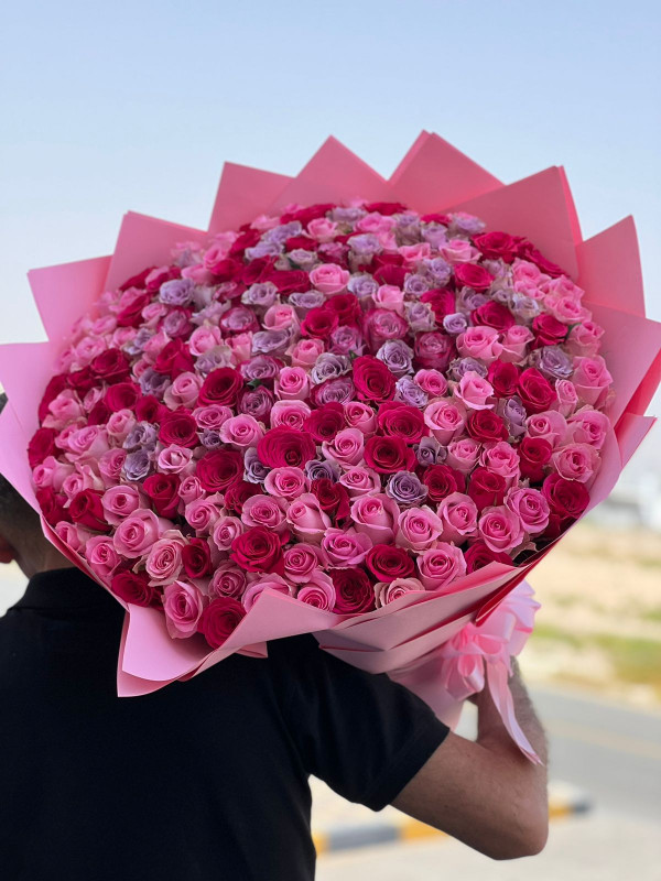200 Mixed Roses Bouquet